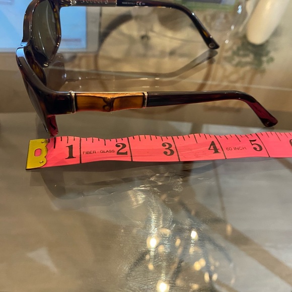 Authentic Gucci sunglasses - Picture 7 of 8